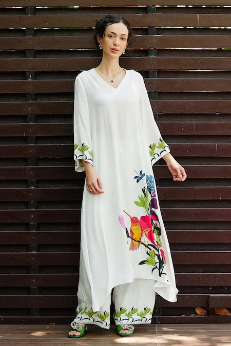 Nautanky White Crepe Embroidery V-neck Grace Printed Kurta Pant Set Online at Aza Fashions Nautanky_White Crepe Embroidery V-neck Grace Printed Kurta Pant Set _Online_at_Aza_Fashions