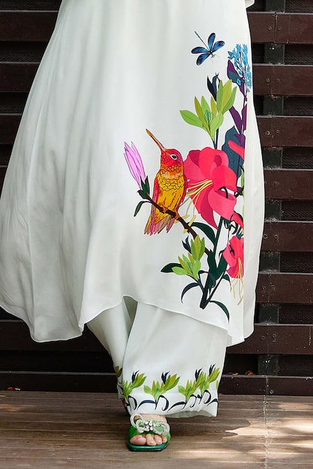 Buy Nautanky White Crepe Embroidery V-neck Grace Printed Kurta Pant Set Online at Aza Fashions Buy_Nautanky_White Crepe Embroidery V-neck Grace Printed Kurta Pant Set _Online_at_Aza_Fashions