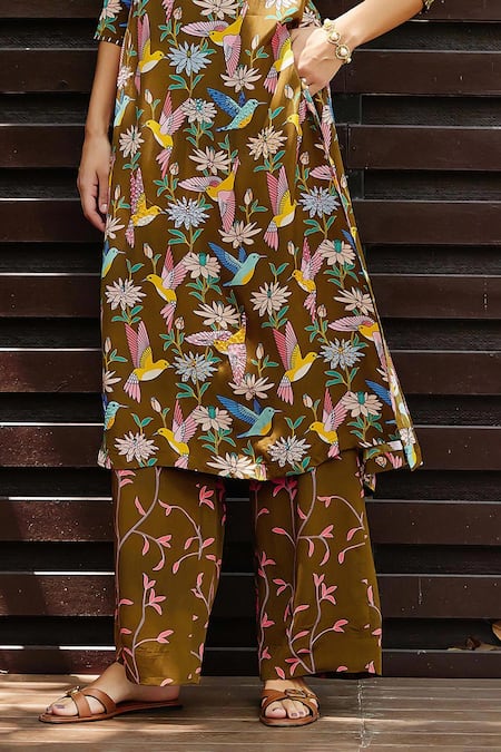 Nautanky Green Crepe Beads V-neck Aviary Printed Kurta With Straight Pant Online at Aza Fashions Nautanky_Green Crepe Beads V-neck Aviary Printed Kurta With Straight Pant _Online_at_Aza_Fashions