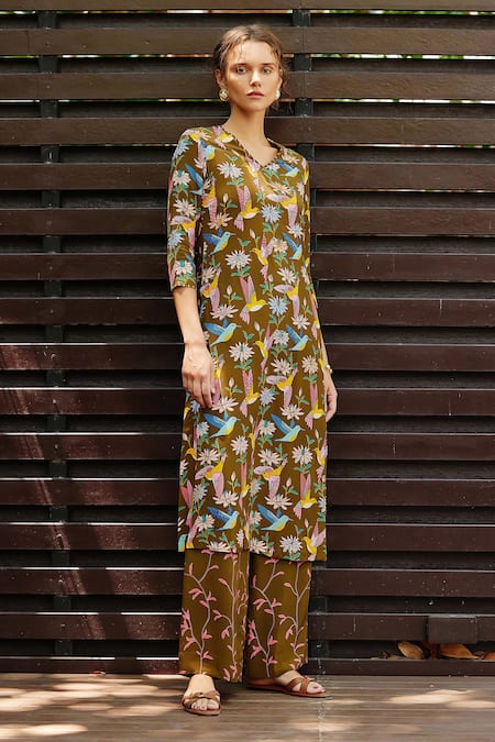 Shop Nautanky Green Crepe Beads V-neck Aviary Printed Kurta With Straight Pant Online at Aza Fashions Shop_Nautanky_Green Crepe Beads V-neck Aviary Printed Kurta With Straight Pant _Online_at_Aza_Fashions