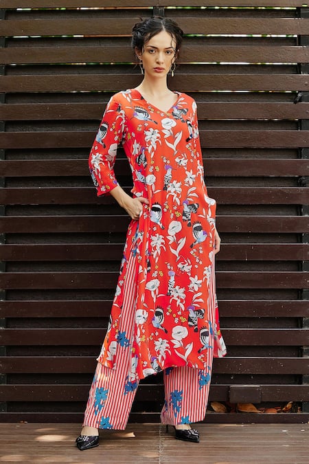 Shop Nautanky Red Crepe Embroidery V-neck Paradise Print Kurta With Pant at Aza Fashions Shop_Nautanky_Red Crepe Embroidery V-neck Paradise Print Kurta With Pant _at_Aza_Fashions