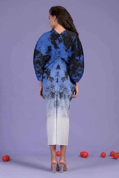 Shop_Tasuvure_Blue Polyester V-neck Kimono Kitsch Gradient Dress _at_Aza_Fashions