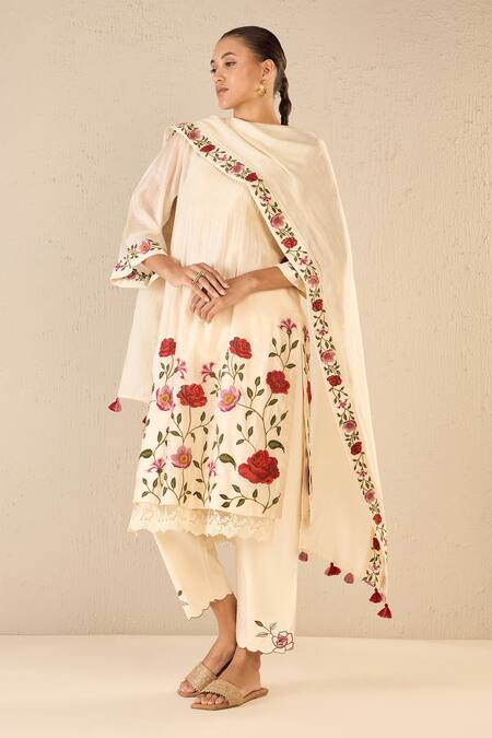 Shop Shivani Bhargava Ivory Chanderi Embroidered Thread Round Gardenia Charm Kurta Online at Aza Fashions Shop_Shivani Bhargava_Ivory Chanderi Embroidered Thread Round Gardenia Charm Kurta _Online_at_Aza_Fashions
