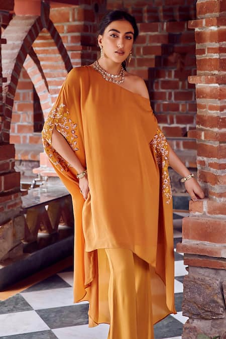 Ritika Verma_Yellow Kaftan Crepe Embroidered Thread One-shoulder Fiza Floral Pant Set _Online_at_Aza_Fashions