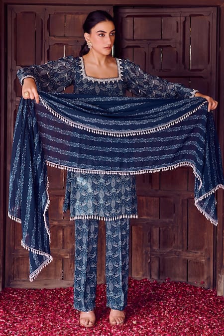 Ritika Verma_Blue Georgette, Linen Pearls, Sequins Square Inara Bird Print Kurta Pant Set _Online_at_Aza_Fashions