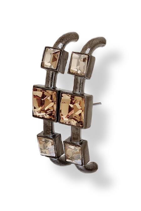 Esme By Aashna Dalmia Grey Stones Crismson Cascade Geometric Carved Studs Online at Aza Fashions Esme By Aashna Dalmia_Grey Stones Crismson Cascade Geometric Carved Studs _Online_at_Aza_Fashions