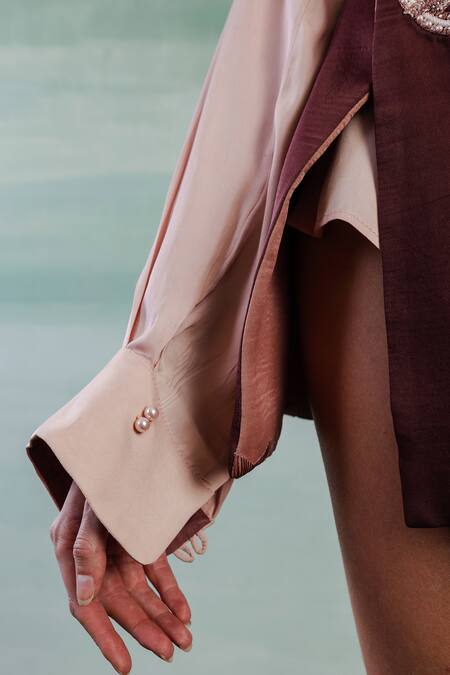 Buy_Orthodox_Pink Satin Embroidery Aari Collar Neck Peasant Sleeves Shirt 