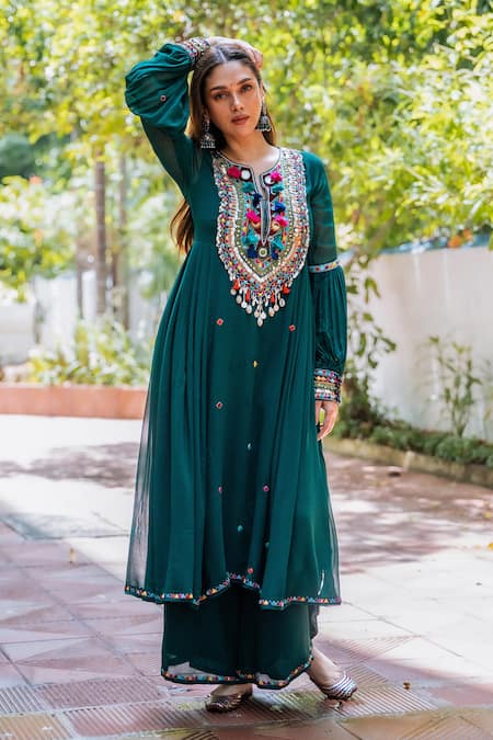 Karishma Khanduja Bareilly Green Georgette Embroidery Thread Notched Geometric Anarkali And Flared Pant Set