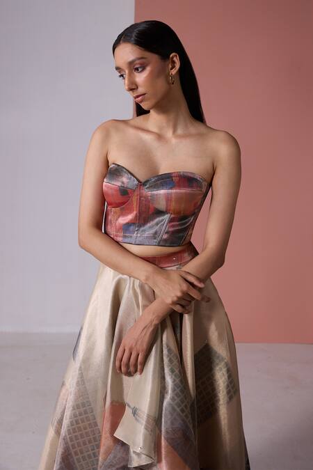 Buy_Jyoti Sachdev Iyer_Gold Organza, Tissue Sweetheart Neck New York Print Draped Skirt With Corset 
