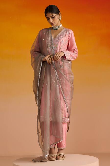 Buy OHH CROW Pink Silk, Cotton Sequins, Diamonds, Zari, Embroidery V-neck Kurta Pant Set Buy_OHH CROW_Pink Silk, Cotton Sequins, Diamonds, Zari, Embroidery V-neck Kurta Pant Set