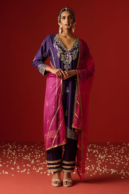 OHH CROW Purple Chanderi Hand Embroidered Sequins V-neck Zari And Kurta Pant Set 