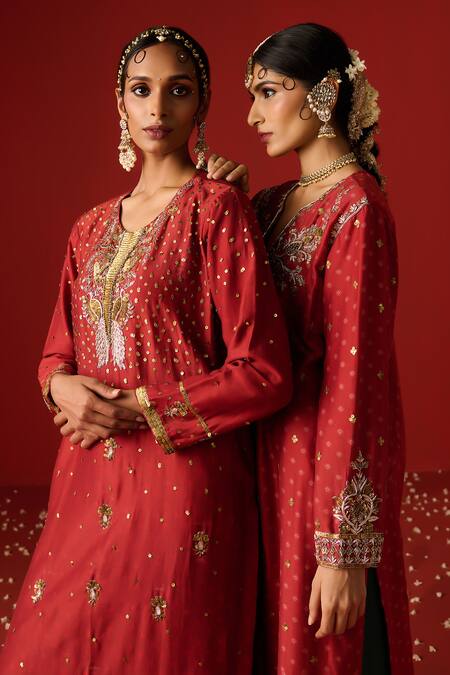 Shop OHH CROW Maroon Chanderi, Cotton Sequins, Zari, Embroidery Scoop Neck Kurta Set Shop_OHH CROW_Maroon Chanderi, Cotton Sequins, Zari, Embroidery Scoop Neck Kurta Set
