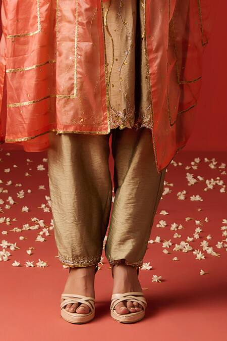 OHH CROW Beige Silk, Cotton, Chiffon Sequins, Embroidery Mandarin Hand Zari Kurta Set at Aza Fashions OHH CROW_Beige Silk, Cotton, Chiffon Sequins, Embroidery Mandarin Hand Zari Kurta Set _at_Aza_Fashions