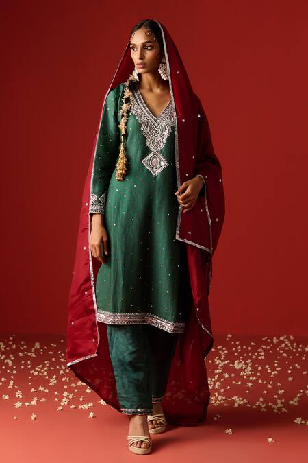OHH CROW Green Chanderi, Cotton, Silk Sequins, Diamonds, Zari, Embroidery Hand Kurta Set Online at Aza Fashions OHH CROW_Green Chanderi, Cotton, Silk Sequins, Diamonds, Zari, Embroidery Hand Kurta Set _Online_at_Aza_Fashions