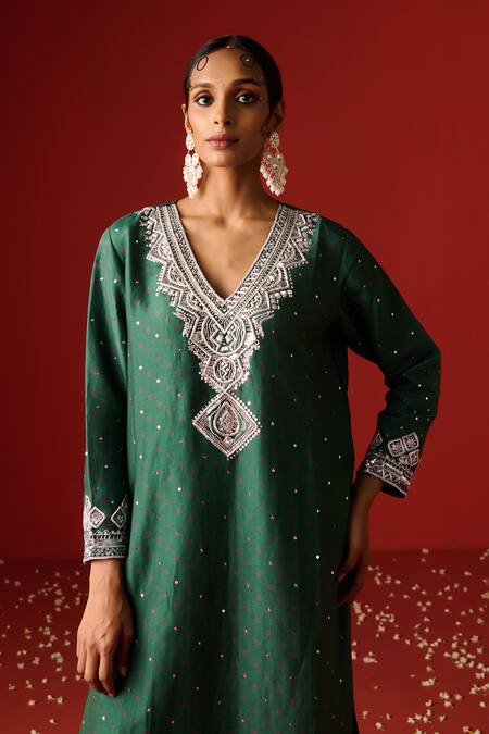 OHH CROW Green Chanderi, Cotton, Silk Sequins, Diamonds, Zari, Embroidery Hand Kurta Set at Aza Fashions OHH CROW_Green Chanderi, Cotton, Silk Sequins, Diamonds, Zari, Embroidery Hand Kurta Set _at_Aza_Fashions