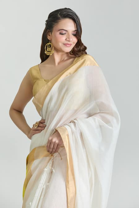 Buy_Mint N Oranges_White Chanderi Woven Zigzag Pattern Pallu Saree With Unstitched Blouse Piece _Online_at_Aza_Fashions