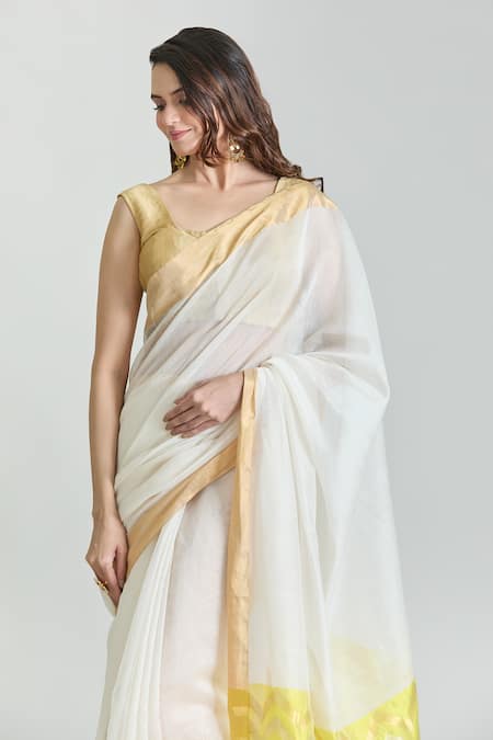 Shop_Mint N Oranges_White Chanderi Woven Zigzag Pattern Pallu Saree With Unstitched Blouse Piece _Online_at_Aza_Fashions