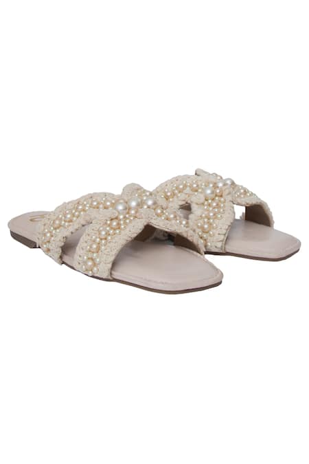 Kkarma Accessories Off White Embellished Chhavi Pearl Tassel Flats 