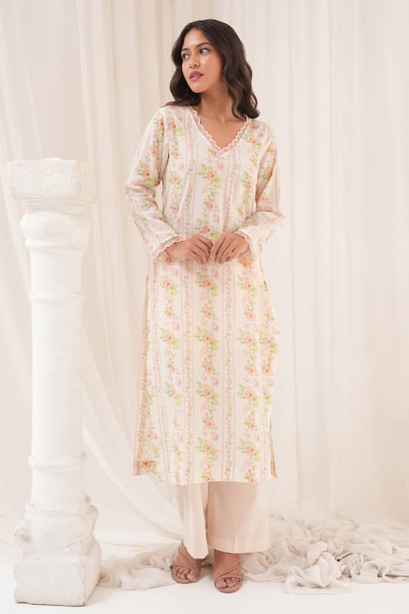 HOUSE OF TA-YA Ivory Cambric Digitally Printed Floral V-neck Kurta With Pant 