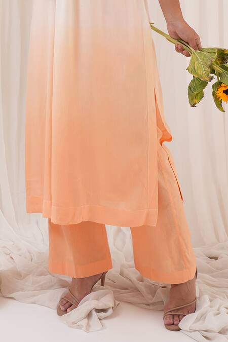 House Of TA-YA_White Muslin, Chanderi Embroidery V-neck Floral Print Ombre Kurta Pant Set _Online_at_Aza_Fashions