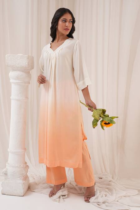 Buy_House Of TA-YA_White Muslin, Chanderi Embroidery V-neck Floral Print Ombre Kurta Pant Set _Online_at_Aza_Fashions