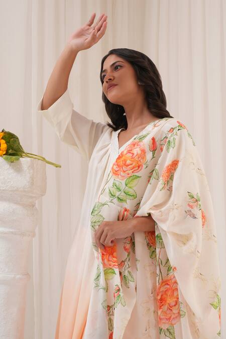 House Of TA-YA_White Muslin, Chanderi Embroidery V-neck Floral Print Ombre Kurta Pant Set _at_Aza_Fashions