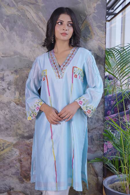 Shop_Myra Clothing Line_Blue Chanderi Embroidery V-neck Floral Resham Work Kurta With Pant 