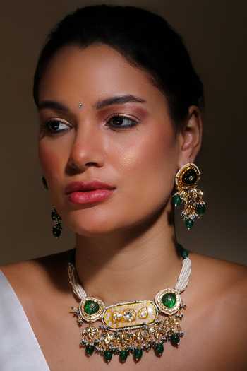 Buy Dugran By Dugristyle Green Pearls, Gota Patti, Stones Phool Bahar Kundan Embellished Necklace Set Buy_Dugran By Dugristyle_Green Pearls, Gota Patti, Stones Phool Bahar Kundan Embellished Necklace Set