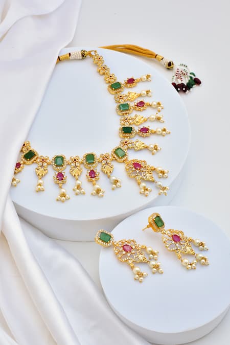 Swabhimann Carved Floret Pattern Kundan Embellished Necklace Set 