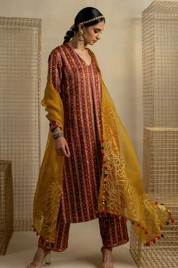 Pooja-Keyur Yellow Organza Embroidery Haldi Corner Dupatta Online at Aza Fashions Pooja-Keyur_Yellow Organza Embroidery Haldi Corner Dupatta_Online_at_Aza_Fashions