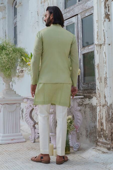 Amrit Dawani Zardozi Embroidered Bundi & Kurta Set 