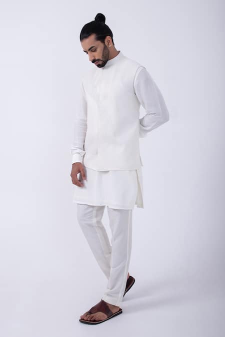 Kaka Calcutta Ivory Bamboo, Cotton Cut Work Cutdana Bundi Jacket And Kurta Set Online at Aza Fashions Kaka Calcutta_Ivory Bamboo, Cotton Cut Work Cutdana Bundi Jacket And Kurta Set _Online_at_Aza_Fashions