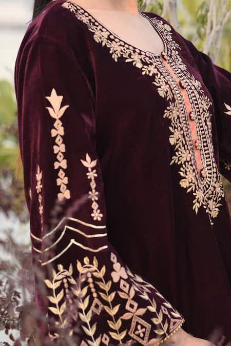 Buy_Anju & Harleen_Wine Velvet, Linen, Cotton Embroidery Round Neck Zari Kurta With Palazzo _Online_at_Aza_Fashions