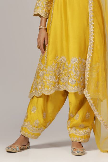 Anju & Harleen_Yellow Silk, Chanderi, Organza Embroidery Split V-neck Zari And Kurta Set _Online_at_Aza_Fashions