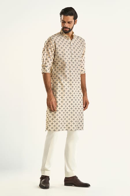 Raghavendra Rathore Jodhpur_Off White Silk, Chanderi Embroidery The Bedazzled Noir Printed Kurta _at_Aza_Fashions