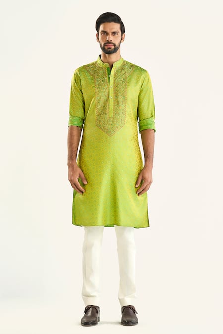 Raghavendra Rathore Jodhpur Green Silk, Chanderi Embroidery The Dungarpur Wave Pattern Kurta Online at Aza Fashions Raghavendra Rathore Jodhpur_Green Silk, Chanderi Embroidery The Dungarpur Wave Pattern Kurta _Online_at_Aza_Fashions