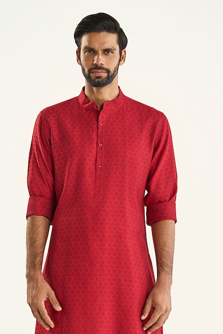 Raghavendra Rathore Jodhpur Maroon Viscose, Jacquard Embroidery The Qila Floral Jaal Kurta Online at Aza Fashions Raghavendra Rathore Jodhpur_Maroon Viscose, Jacquard Embroidery The Qila Floral Jaal Kurta _Online_at_Aza_Fashions