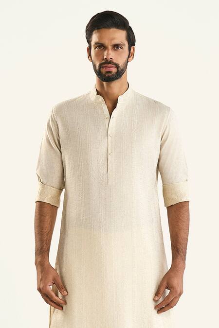 Raghavendra Rathore Jodhpur_Off White Viscose, Jacquard The Jantar Manatar Geometric Pattern Kurta _Online_at_Aza_Fashions