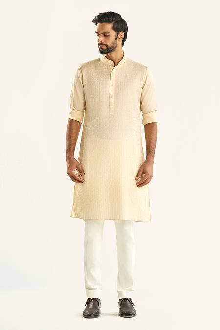 Shop Raghavendra Rathore Jodhpur Off White Cotton, Silk Embroidery The Linear Paan Kantha Kurta Online at Aza Fashions Shop_Raghavendra Rathore Jodhpur_Off White Cotton, Silk Embroidery The Linear Paan Kantha Kurta _Online_at_Aza_Fashions