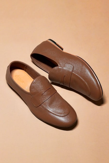 Shop_Dmodot_Brown Flexo Tannino Loafers _at_Aza_Fashions