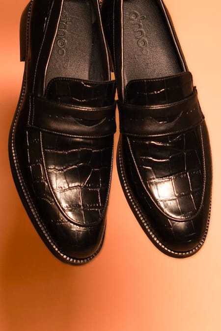 Dmodot_Black Motivo Croco Loafers _Online_at_Aza_Fashions