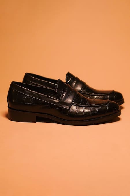 Buy_Dmodot_Black Motivo Croco Loafers _Online_at_Aza_Fashions