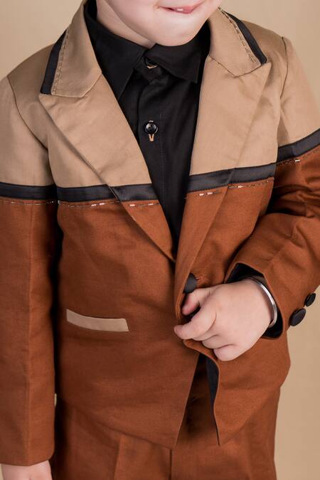 Toplove Brown Cotton Cut Work Hand Embroidered Blazer Pant Set Online at Aza Fashions Toplove_Brown Cotton Cut Work Hand Embroidered Blazer Pant Set _Online_at_Aza_Fashions