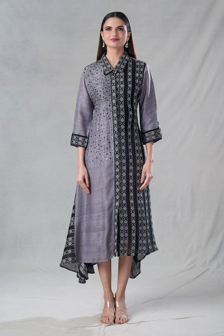 Bhusattva Grey Organic Silk Woven Ikat Collar Kurta Online at Aza Fashions Bhusattva_Grey Organic Silk Woven Ikat Collar Kurta _Online_at_Aza_Fashions