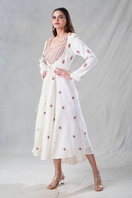 Buy_Bhusattva_Off White Organic Handspun Silk Embroidery Cutdana Scoop Sequin Placement Kurta _Online_at_Aza_Fashions
