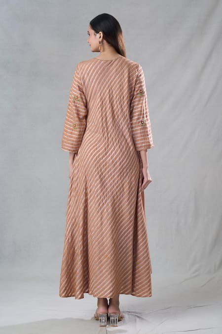 Shop_Bhusattva_Beige Organic Silk Embroidery Stripe V Neck Woven Kurta _at_Aza_Fashions