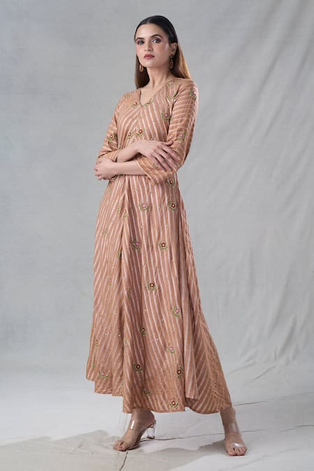 Bhusattva_Beige Organic Silk Embroidery Stripe V Neck Woven Kurta _Online_at_Aza_Fashions