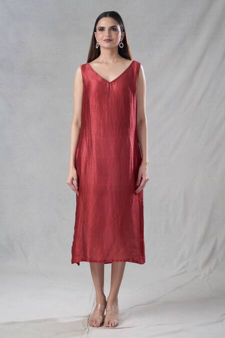 Buy_Bhusattva_Red Silk Embroidery V-neck Angrakha With Dupatta 