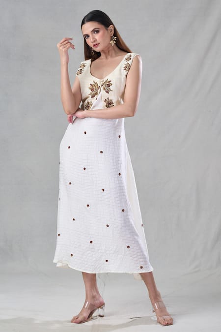Bhusattva Off White Organic Silk Embroidery Floral Round Jacket With Dress Online at Aza Fashions Bhusattva_Off White Organic Silk Embroidery Floral Round Jacket With Dress _Online_at_Aza_Fashions