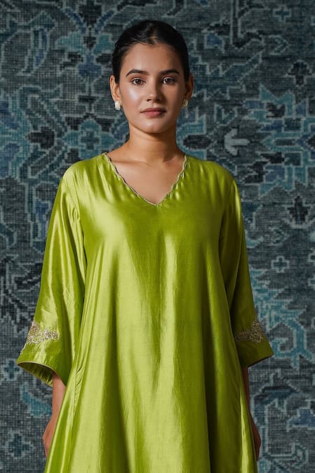 Buy Eeda Green Chiffon Embroidery Split V-neck Noor Placement Thread Anarkali Online at Aza Fashions Buy_Eeda_Green Chiffon Embroidery Split V-neck Noor Placement Thread Anarkali _Online_at_Aza_Fashions